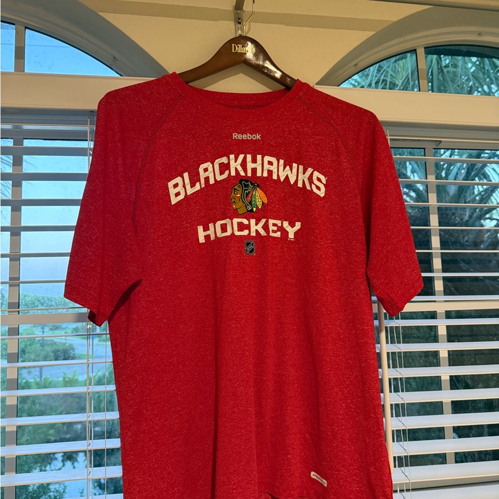 Reebok NHL Chicago Blackhawks Hockey Center Ice Collection T-Shirt Size XL Red